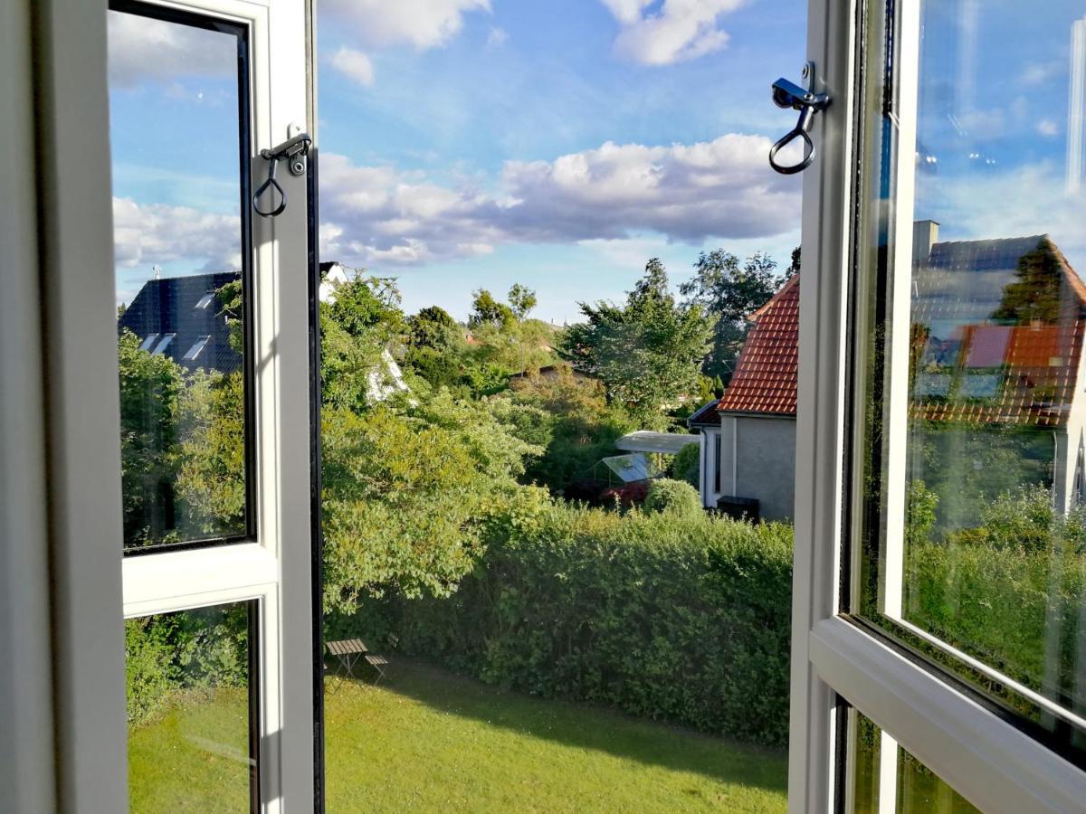 Room In A Danish Cottage With Garden View, 10 Min To Cph Gentofte Exterior foto